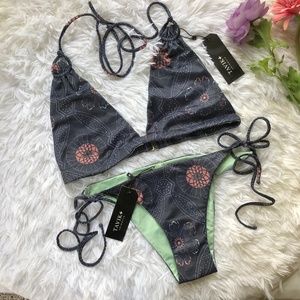 TAVIK Lily Printed Bikini Swim Suit.  NWT Size Small